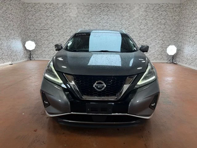 Used 2020 Gray Nissan Platinum image 2