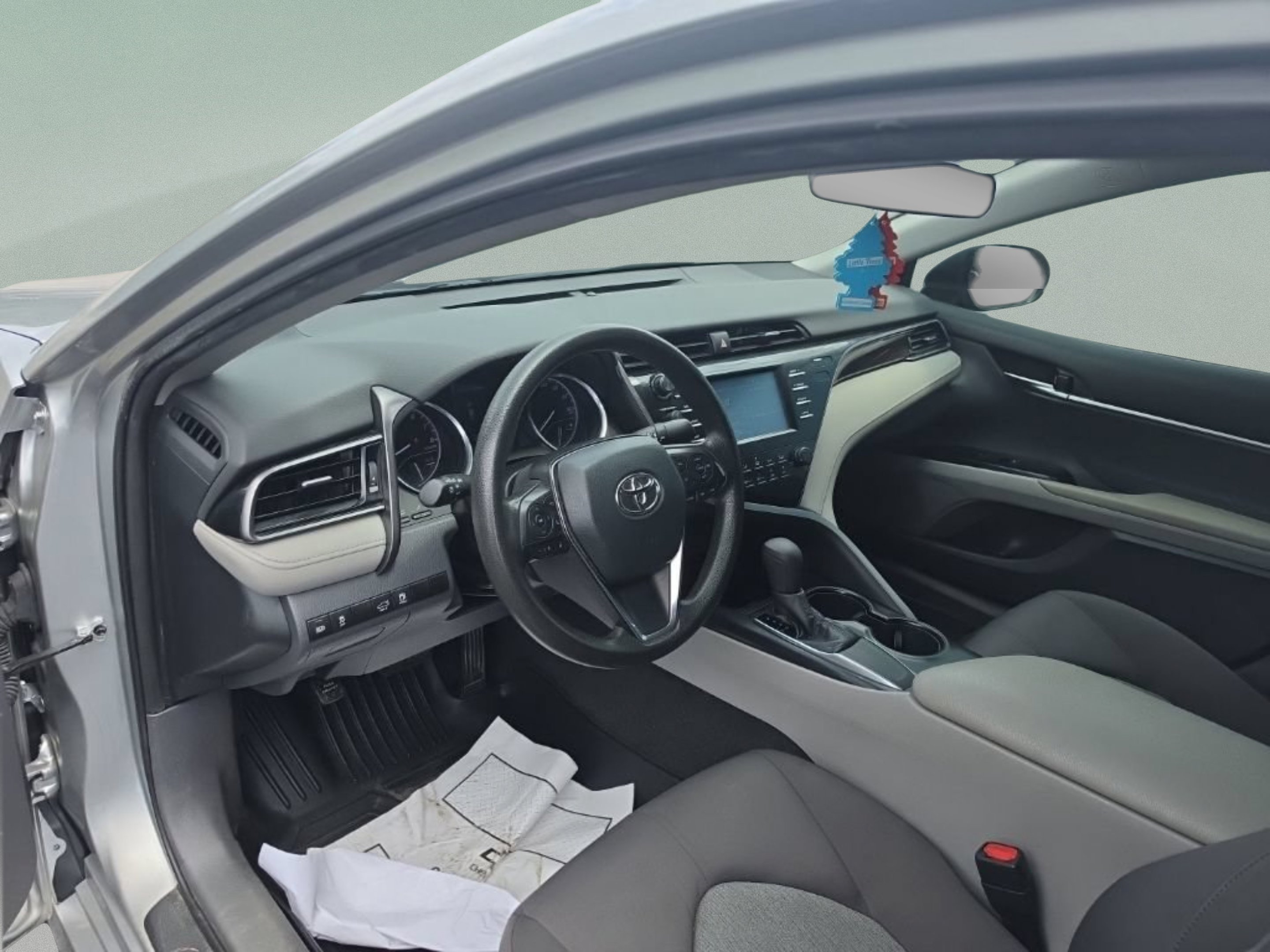 Used 2019 Silver Toyota LE image 10