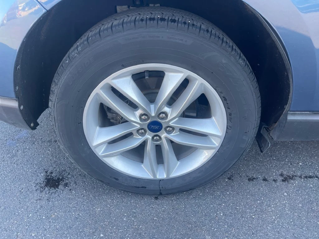 Used 2018 Blue Ford SEL image 11