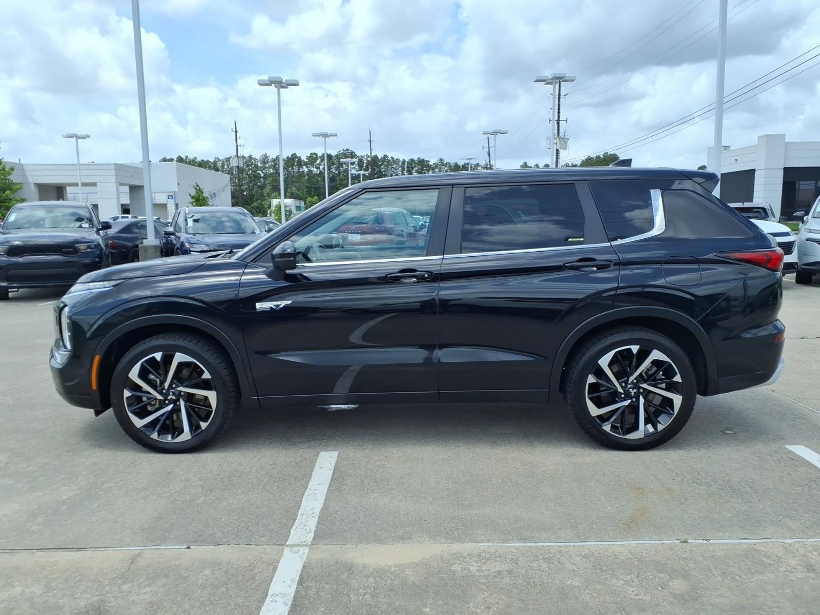 2024 Mitsubishi Outlander Plug-In Hybrid SE - 7