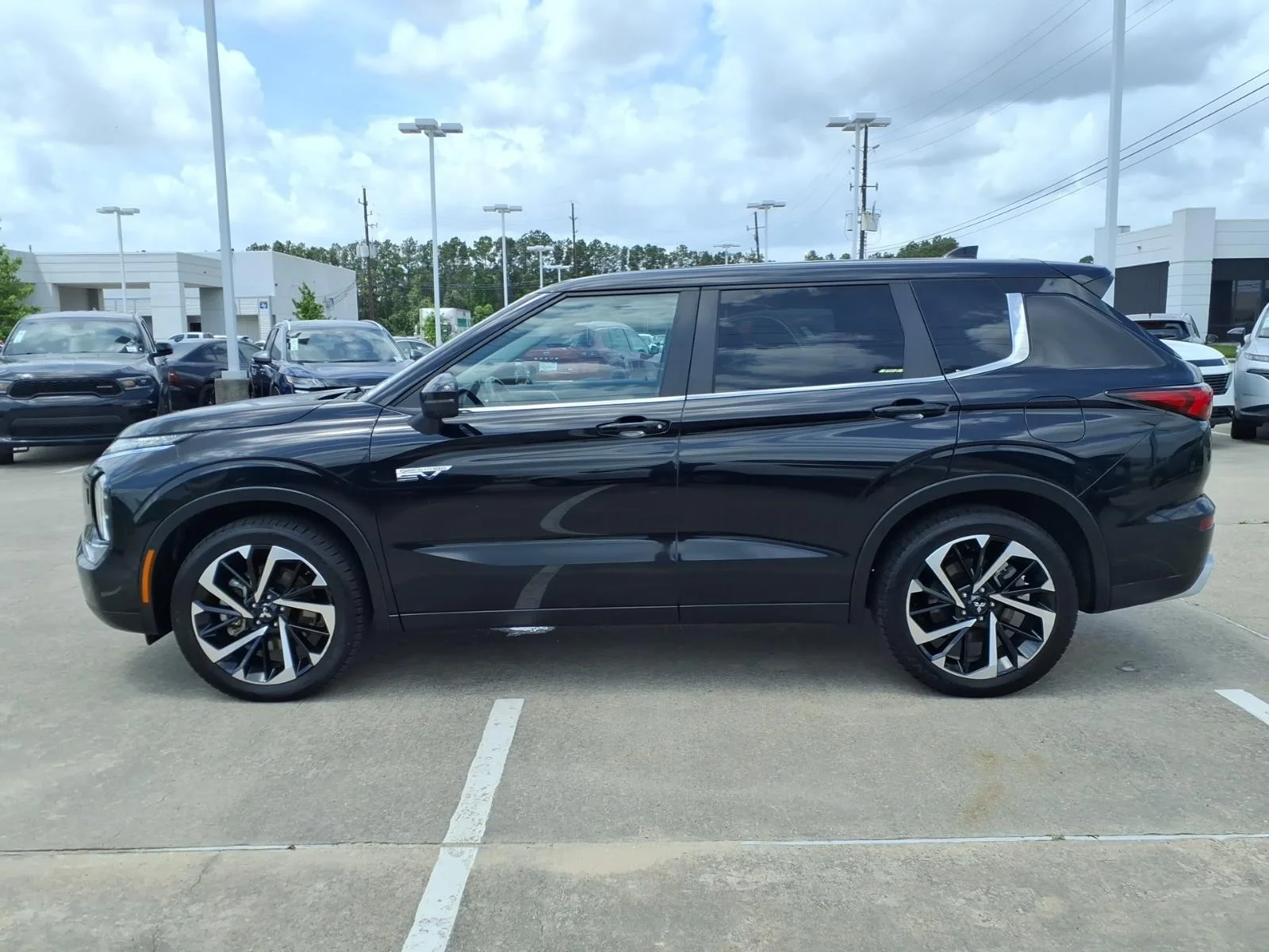 2024 Mitsubishi Outlander Plug-In Hybrid SE - 7