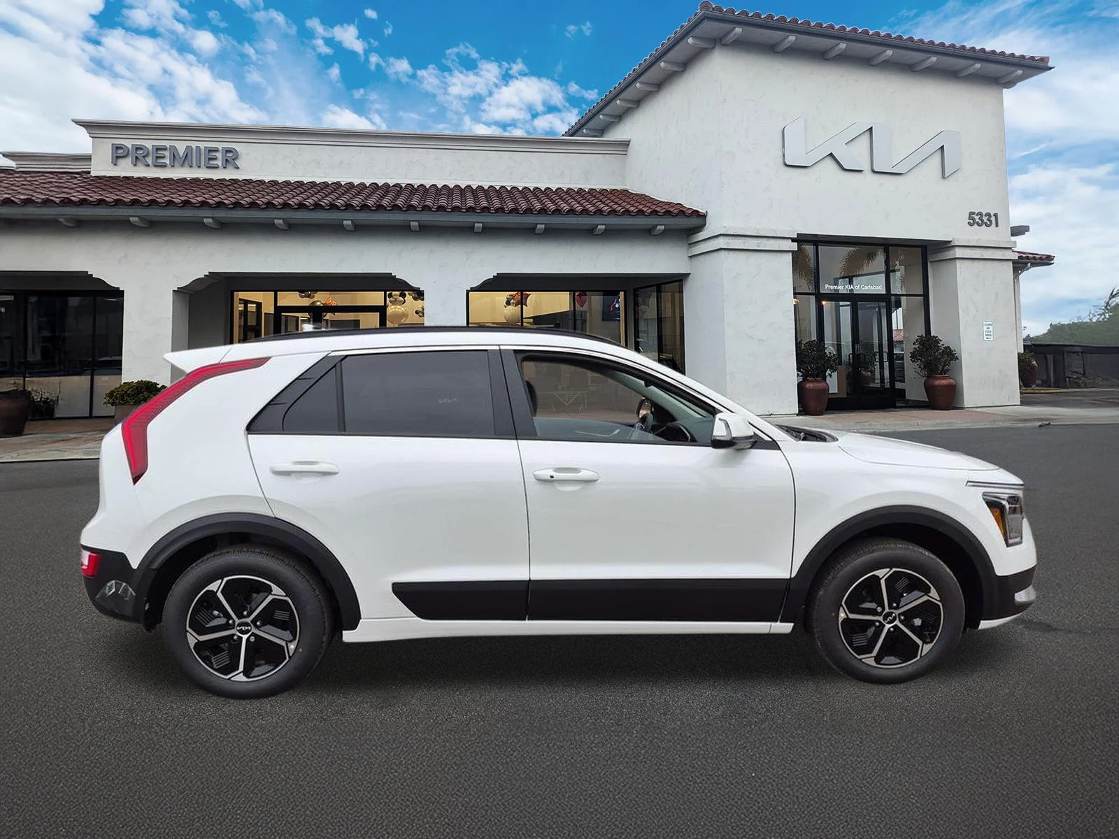 New 2026 Snow White Pearl Kia EX image 9