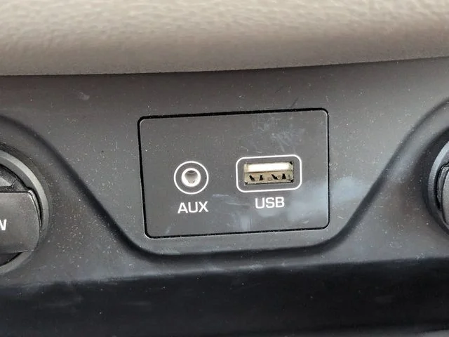 Used 2019 Silver Hyundai Value image 21