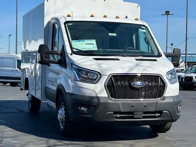 New 2024 Oxford White Ford Cutaway image 23