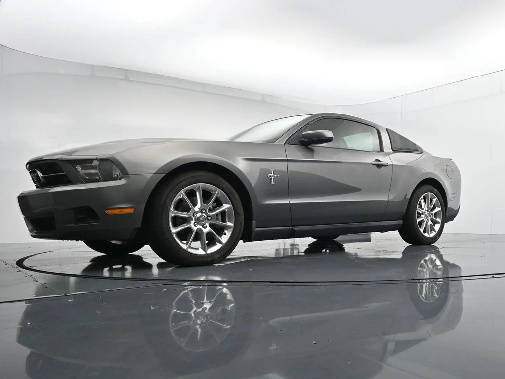 Used 2011  Ford V6 Premium image 27