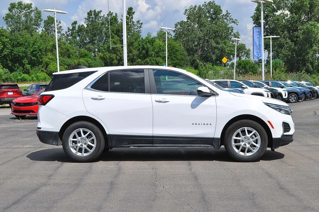 Used 2024 White Chevrolet LT image 2