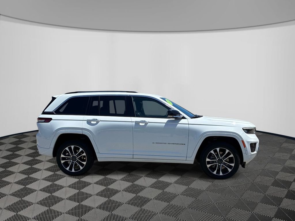 Used 2023 White Jeep Overland 4xe image 8