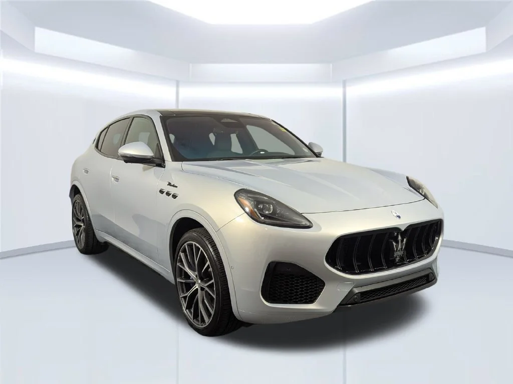 Used 2023  Maserati Modena image 17