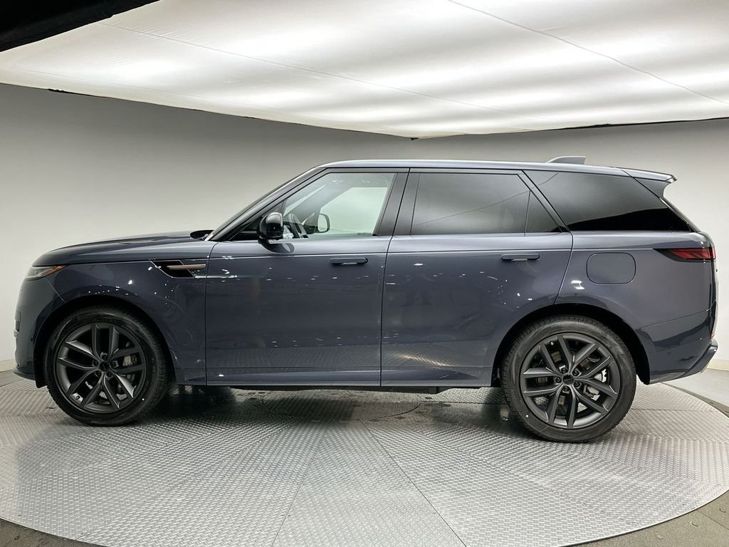 Certified Used 2026 Varesine Blue Metallic Land Rover Dynamic SE image 10