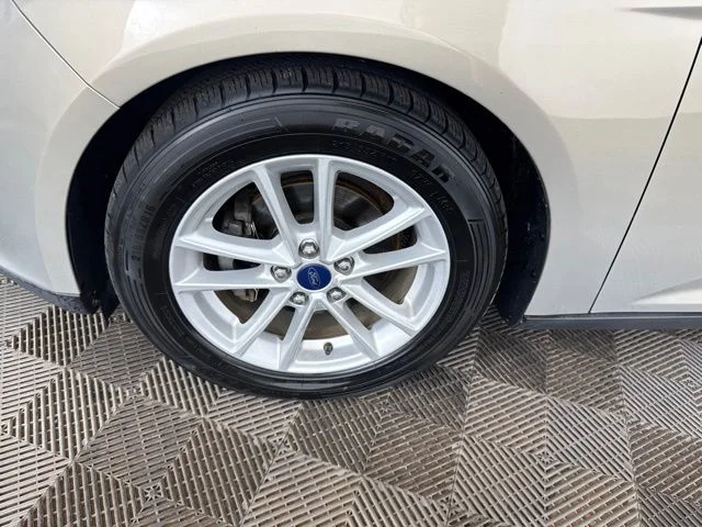 Used 2016  Ford SE image 31