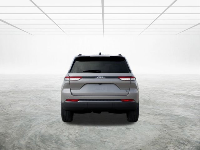 New 2026 Silver Zynith Exterior Paint Jeep  image 8
