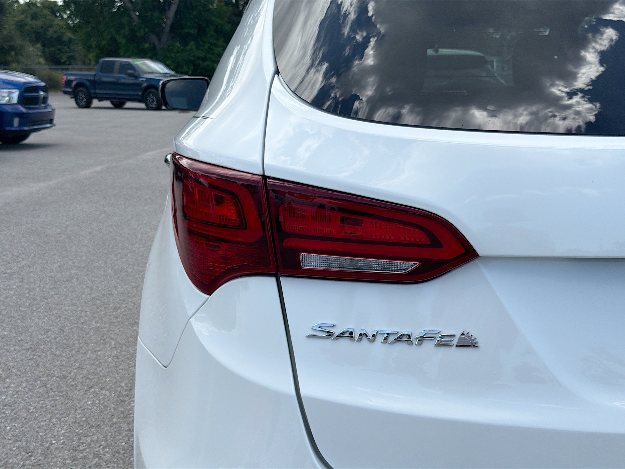 Used 2018 Pearl White Hyundai 2.0T image 10