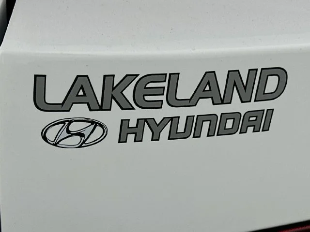 New 2027 White Hyundai SE image 23