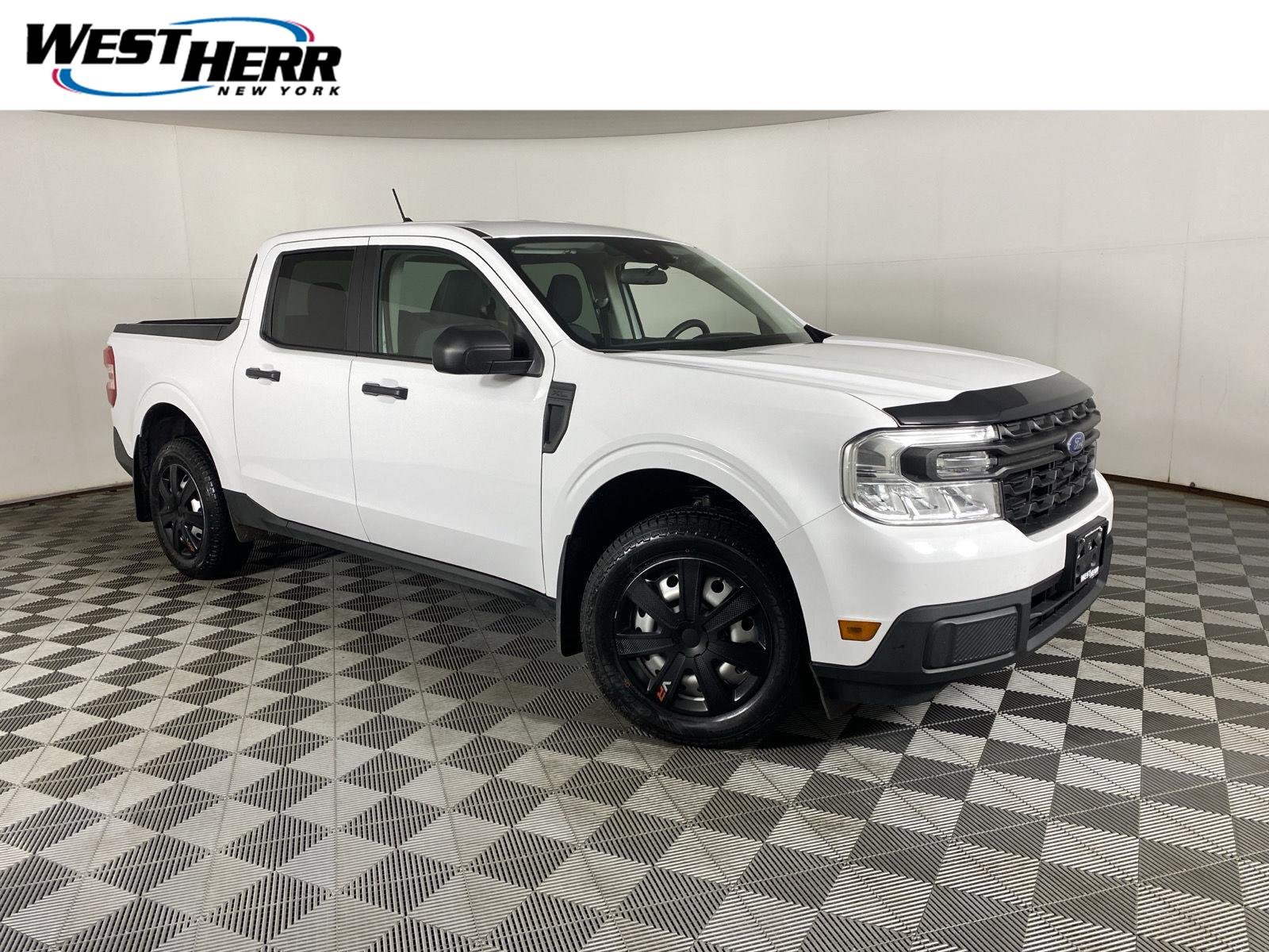 Used 2022 Oxford White Ford XL image 1
