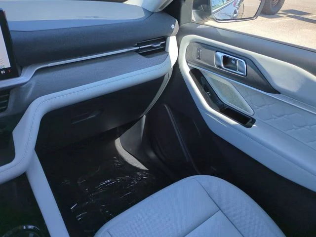 New 2026 Carbonized Gray Metallic Ford Platinum™ image 17