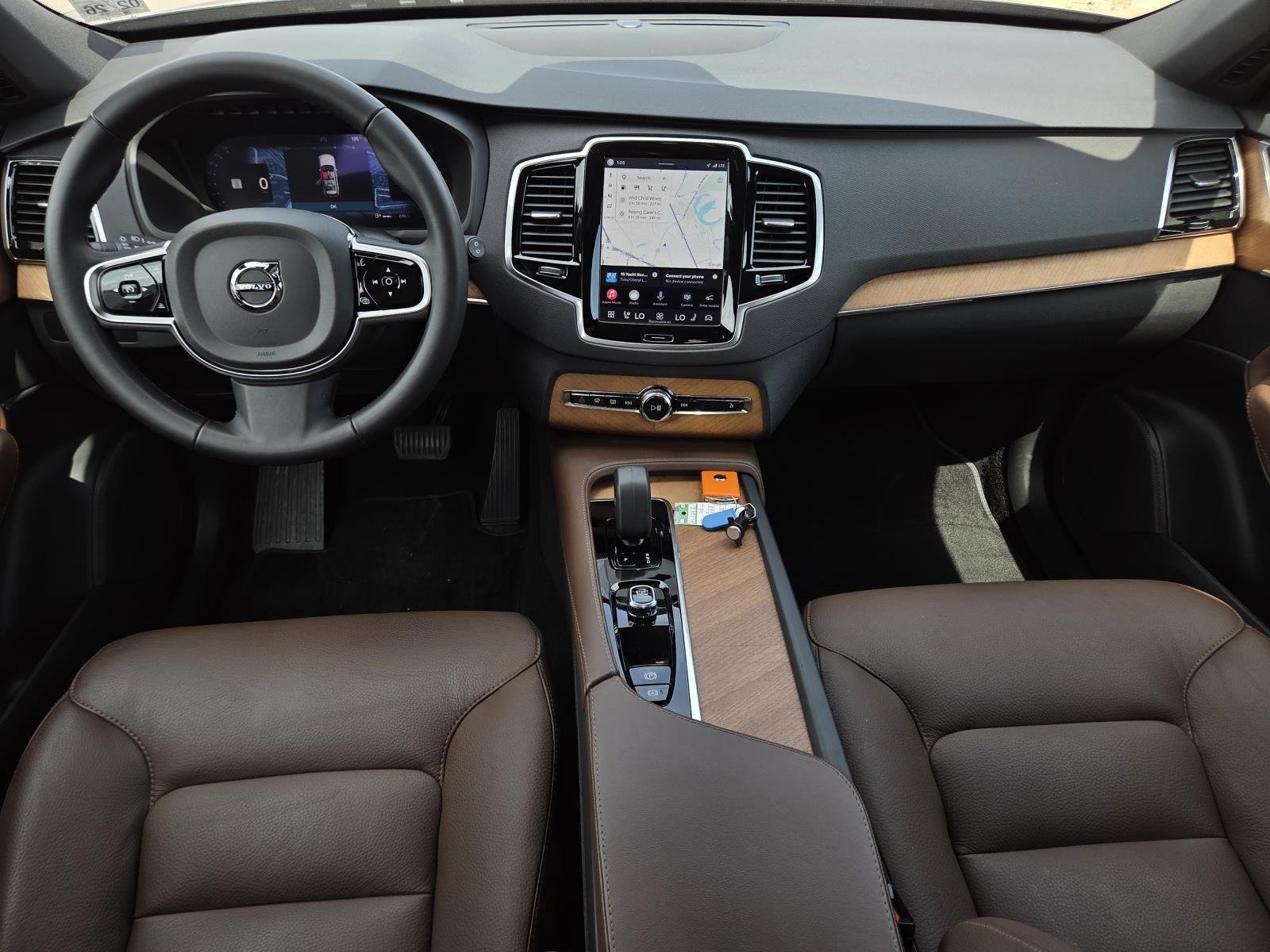 Used 2024 Onyx Black Metallic Volvo Plus Bright Theme image 15