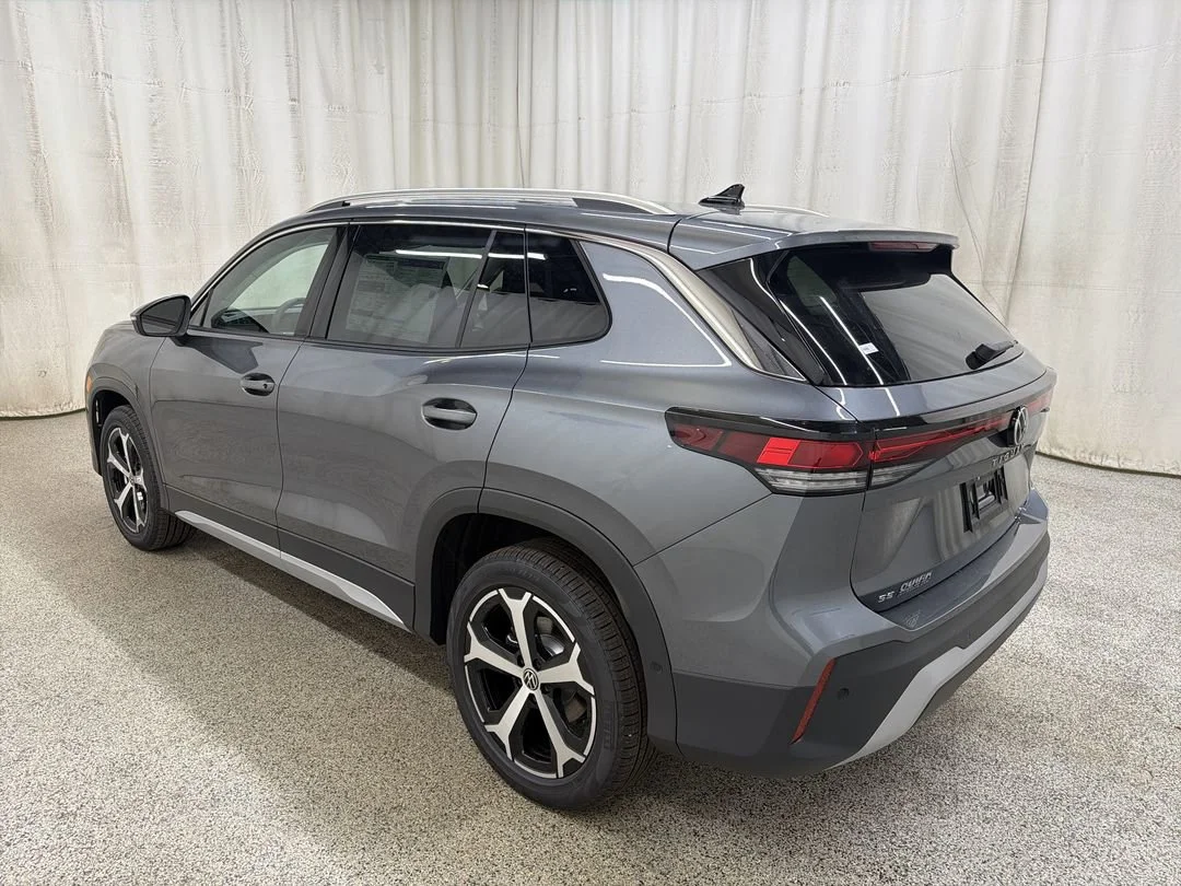 New 2026 Platinum Gray Metallic Volkswagen SE image 9