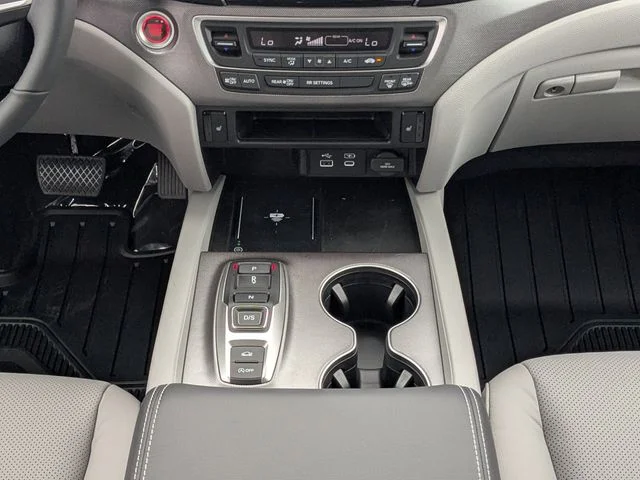 New 2026 Platinum White Pearl Honda RTL image 16