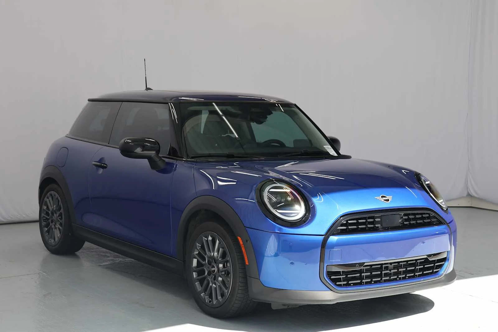 Certified Used 2025 BLAZING BLUE MINI Cooper image 4