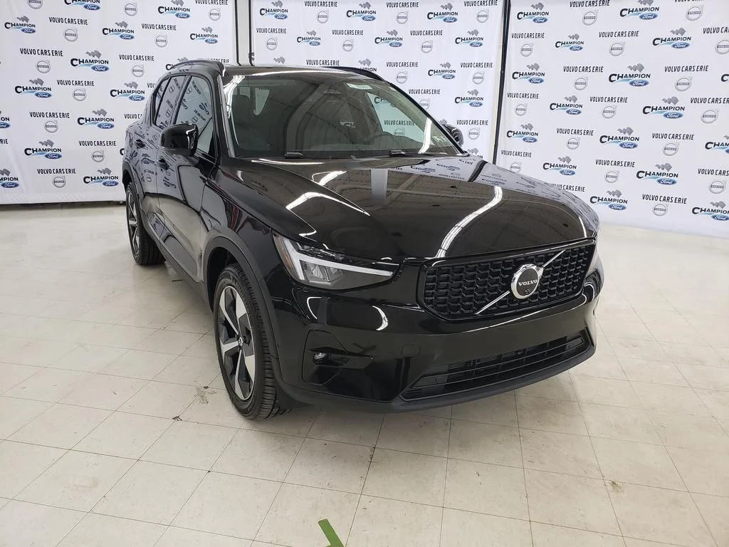 2026 Volvo XC40 B5 Plus Dark AWD's photo