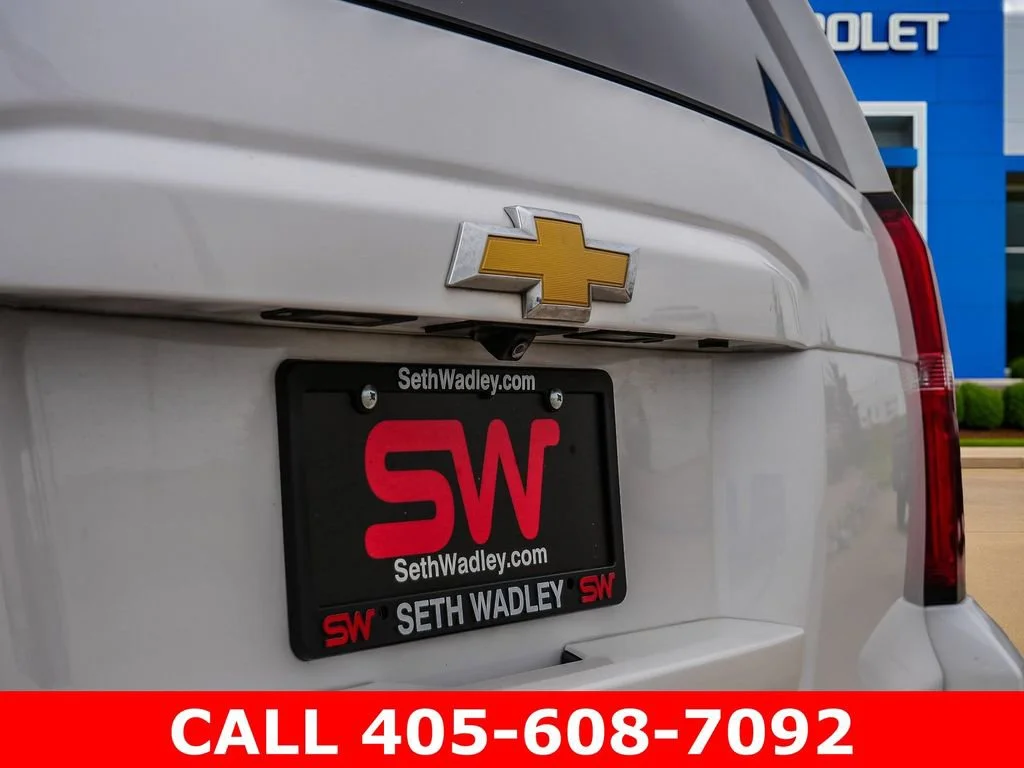 Used 2018 IRIDESCENT PEARL TRICOAT Chevrolet LT image 10