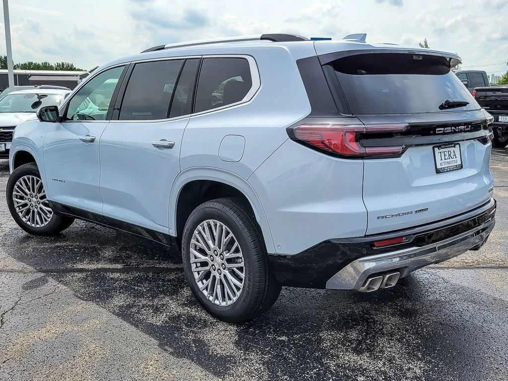2026 GMC Acadia Denali - Photo 7