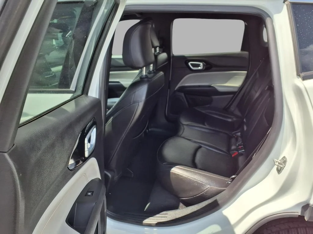 Used 2025 White Jeep Limited image 24