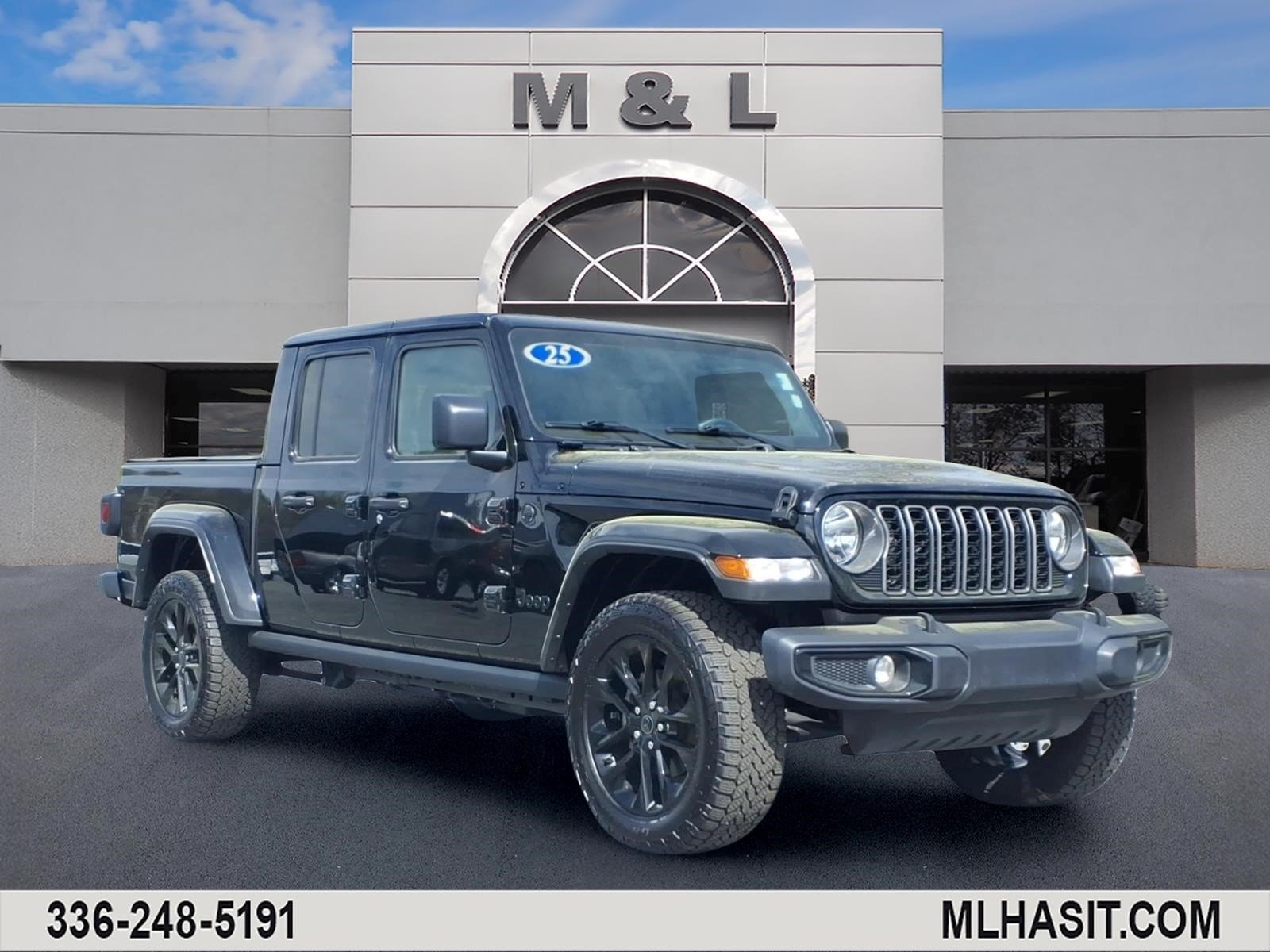 2025 Jeep Gladiator Nighthawk Auto's photo