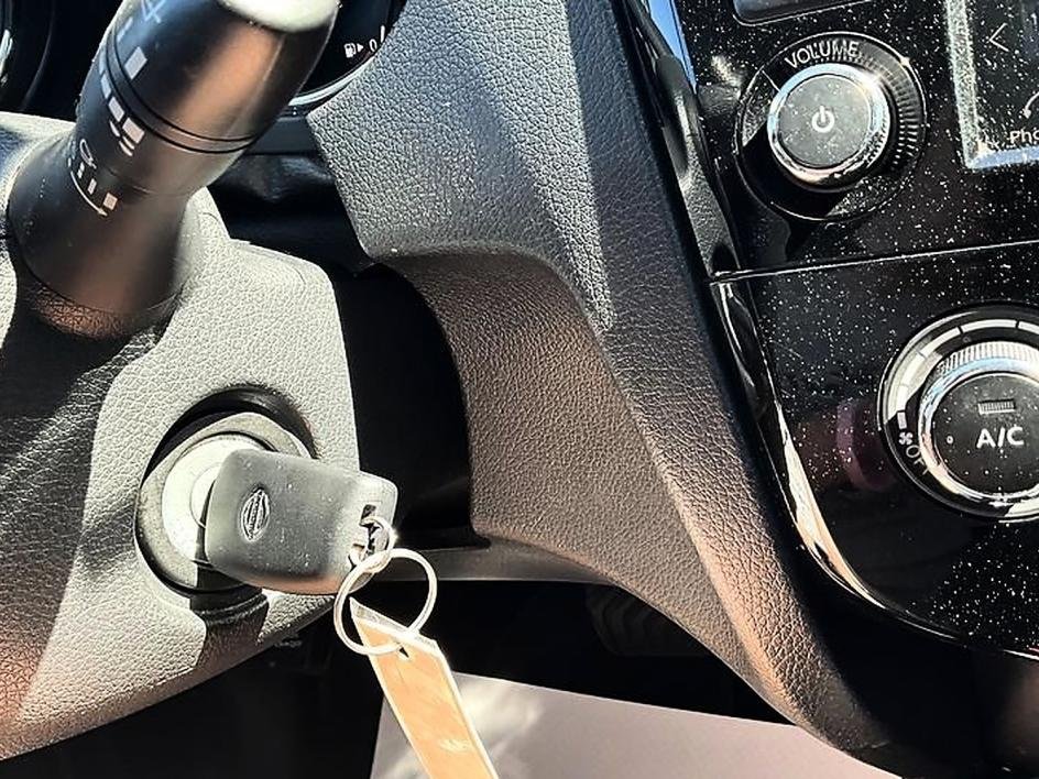 Used 2019 Black Nissan S image 17