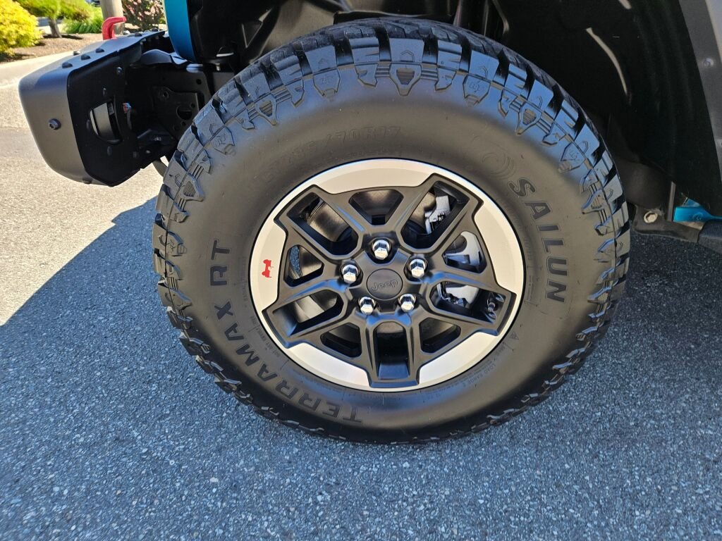 Used 2020 Bikini Pearl Coat Jeep Unlimited Rubicon image 9