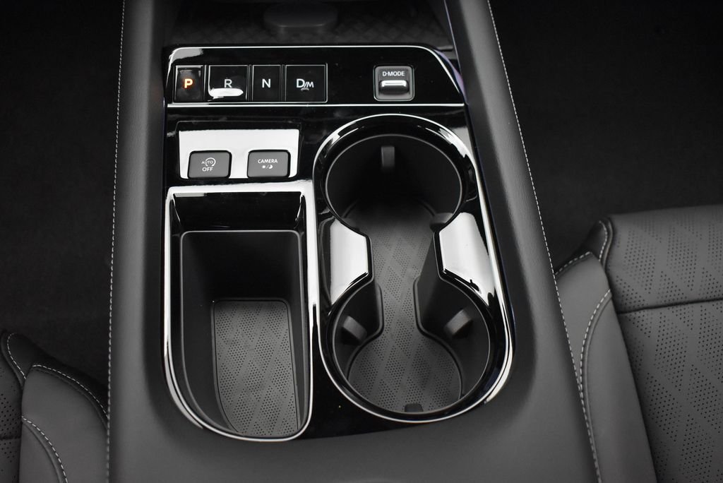 New 2026 Super Black Nissan Platinum image 32