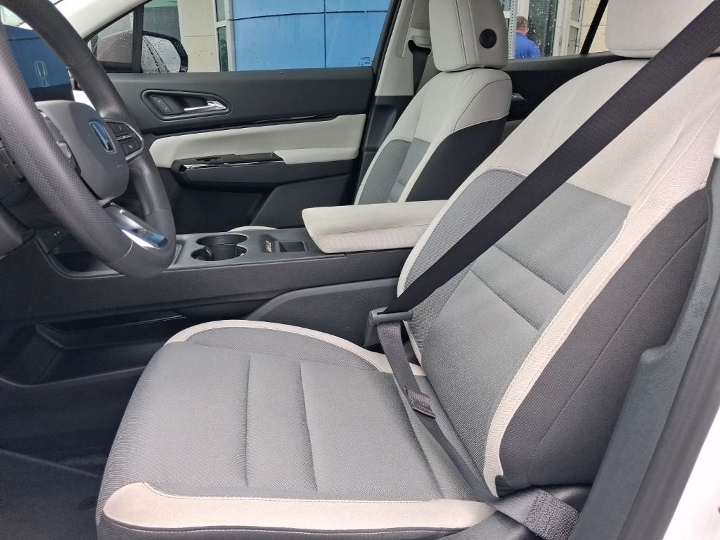 Used 2025  Honda EX image 17