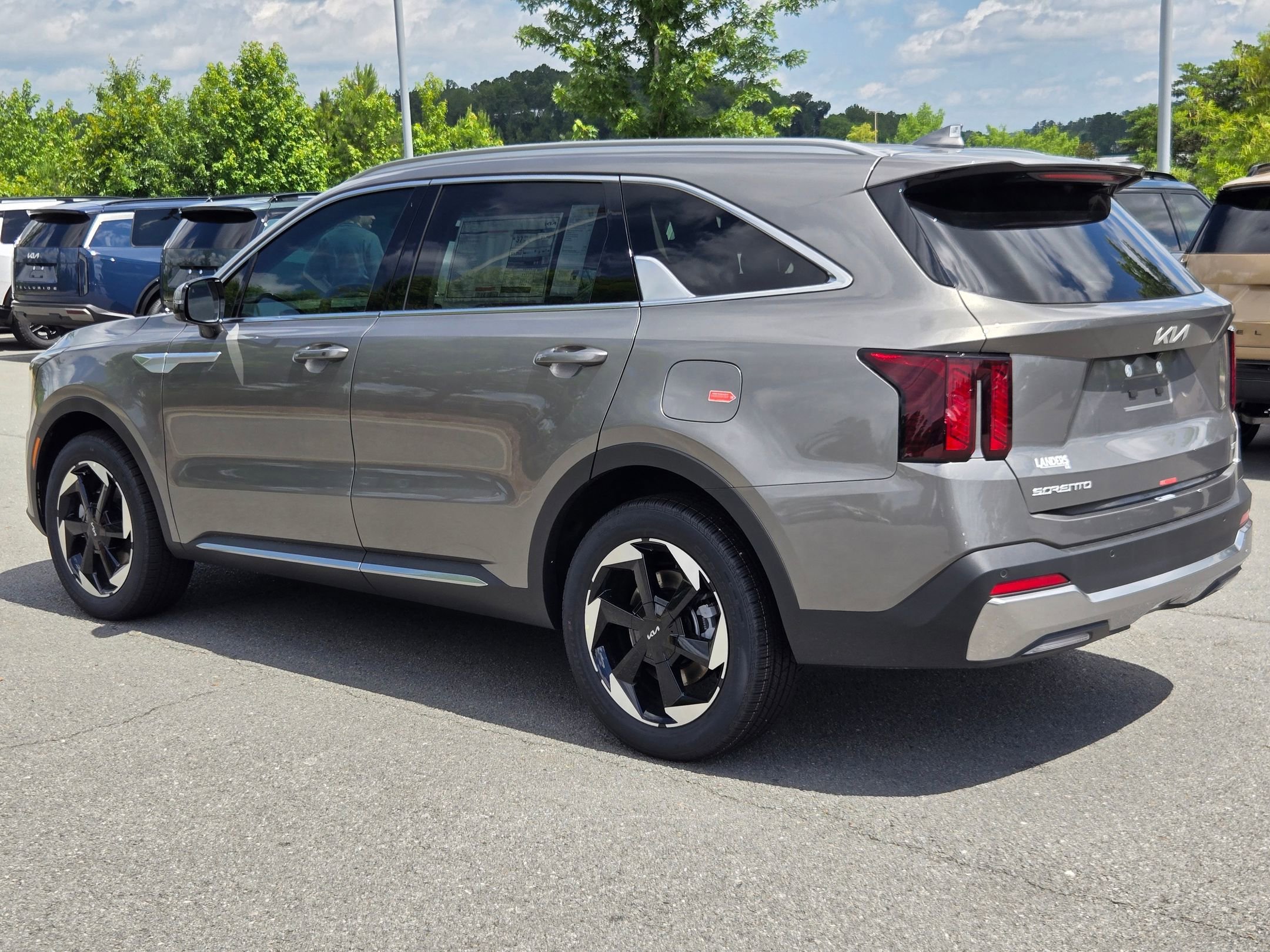 New 2026 Volcanic Sand Kia EX image 5