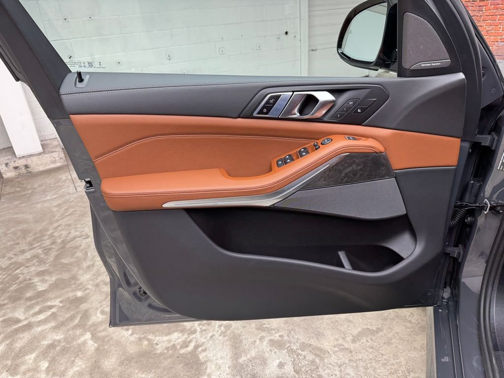 New 2026 Gray BMW M60i image 9