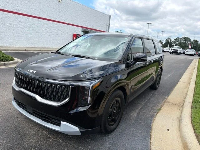 Used 2026 Black Kia LXS image 3
