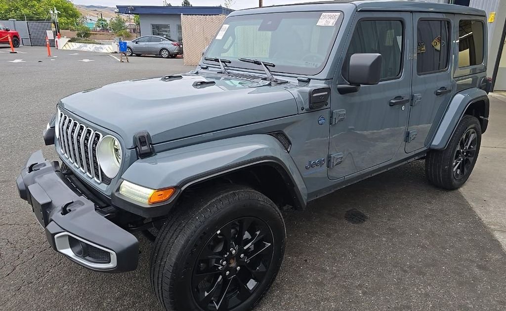 2025 Jeep Wrangler 4xe's photo