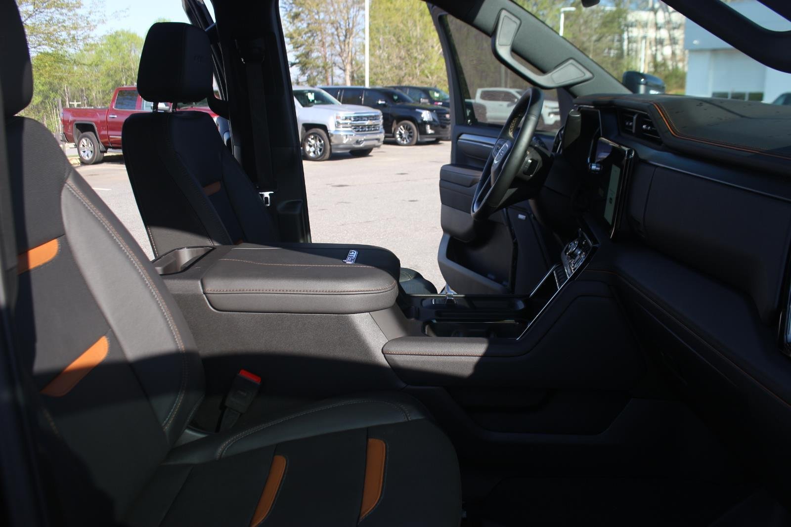 Used 2025 Onyx Black GMC AT4 image 35