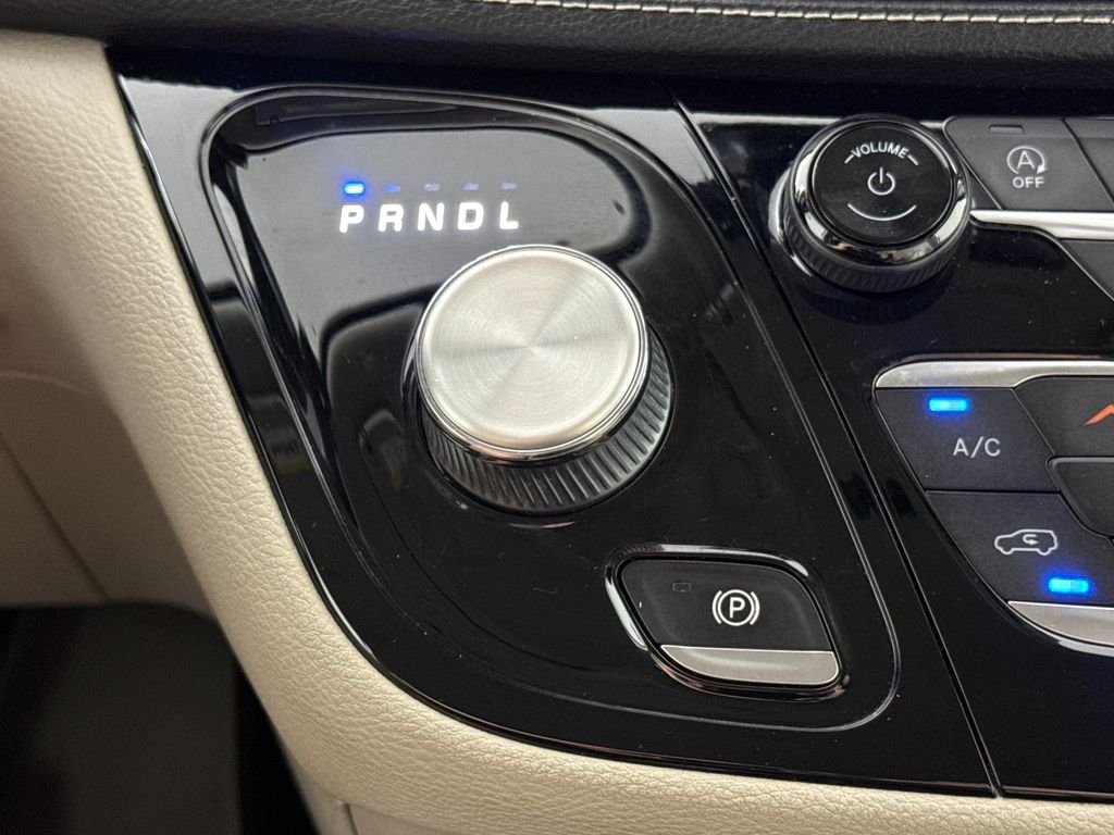 2021 Chrysler Pacifica Touring L - Photo 19