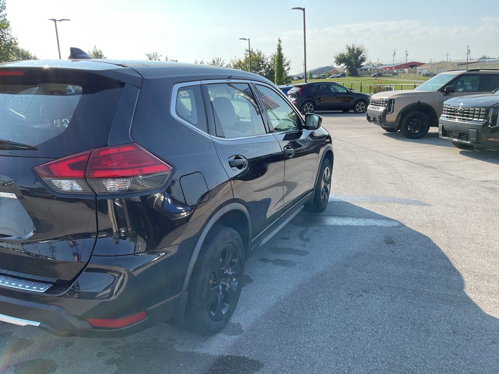 Used 2017 Magnetic Black Nissan S image 7