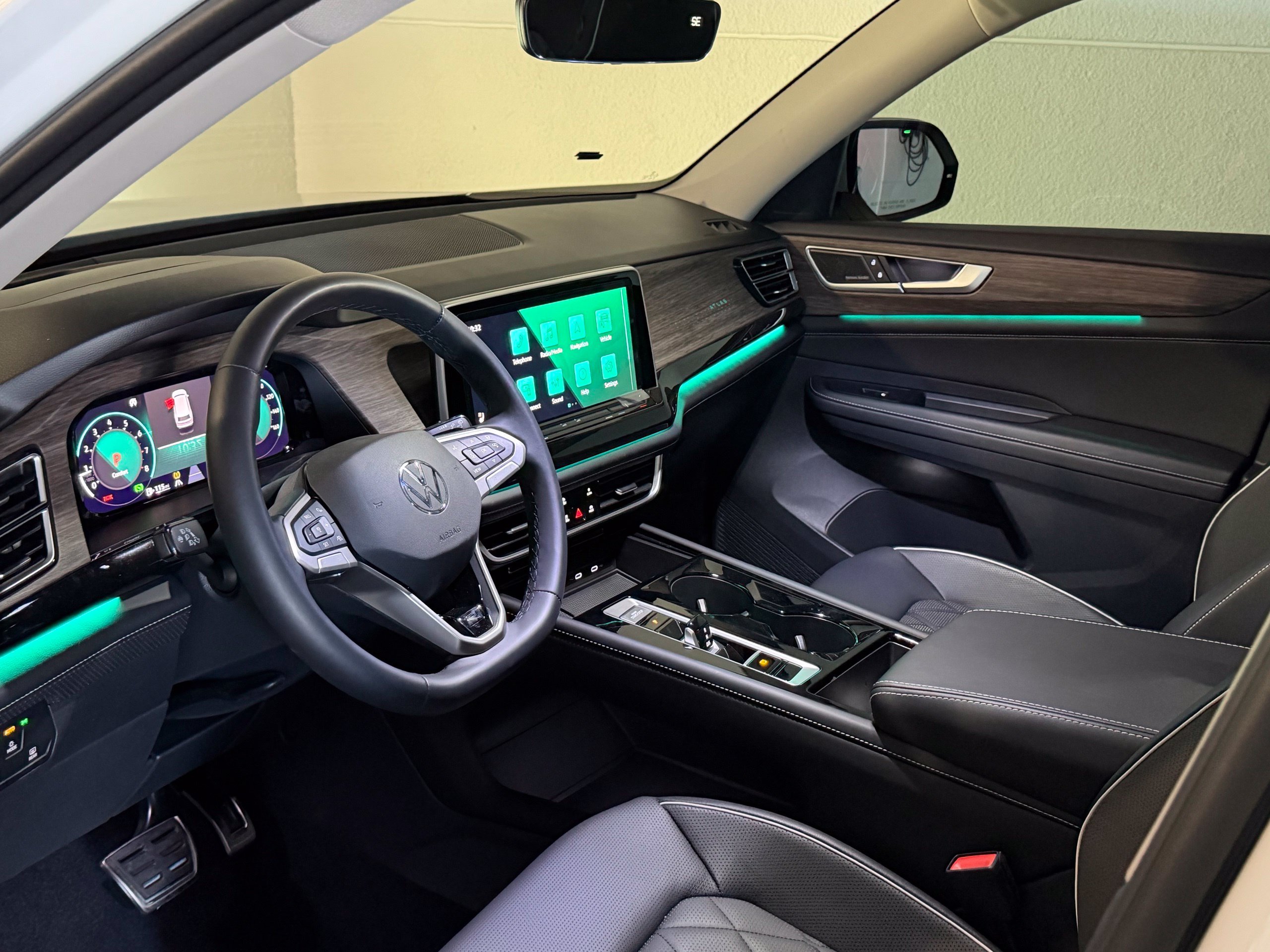 2025 Volkswagen Atlas SEL Premium R-Line - Photo 54