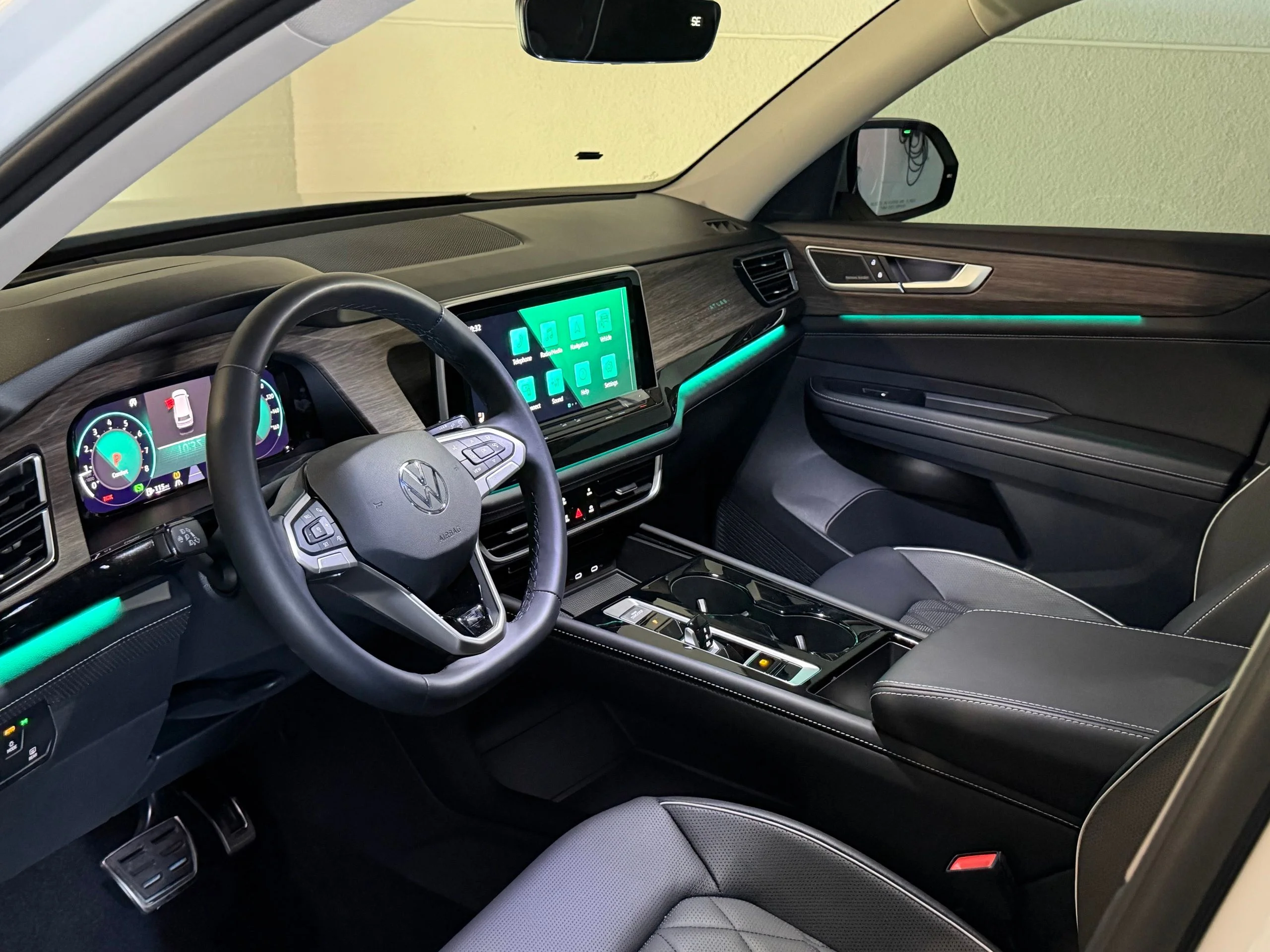 2025 Volkswagen Atlas SEL Premium R-Line - Photo 54