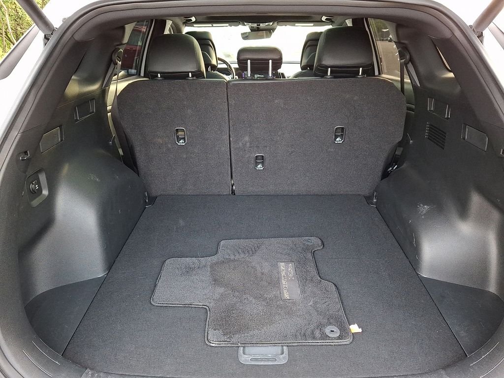 Used 2023 White Kia X-Line image 30