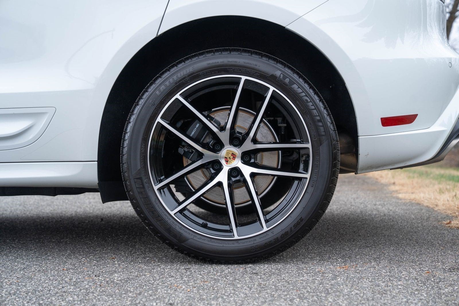 Used 2025 White Porsche Base image 13