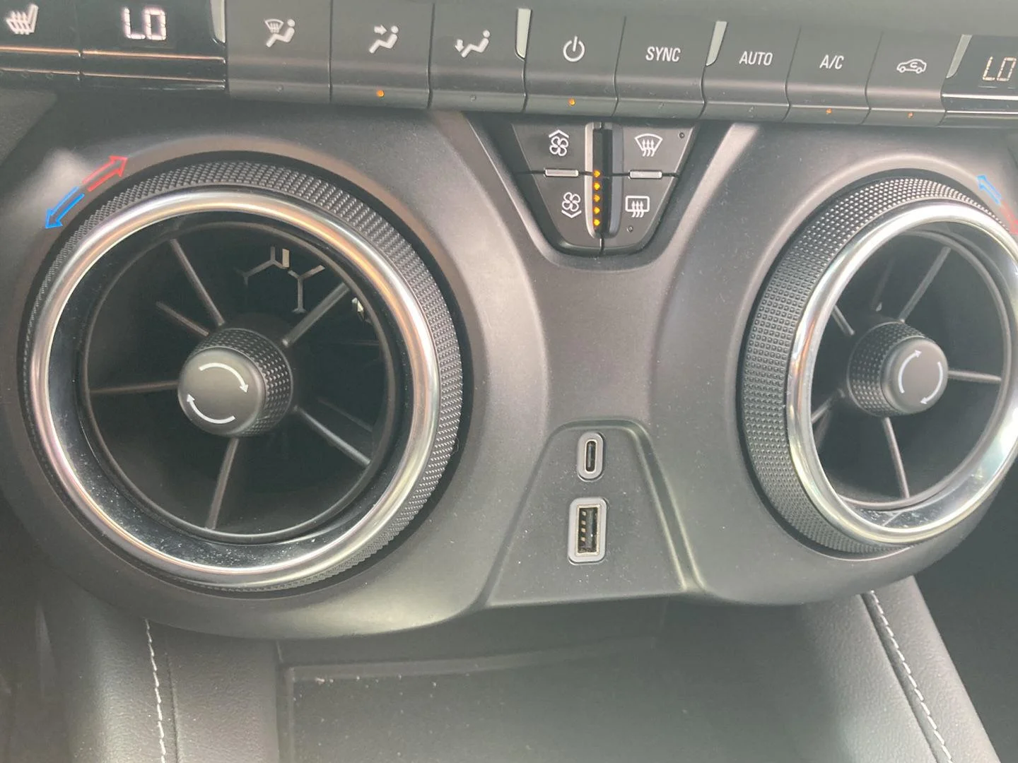 Used 2025 Summit White Chevrolet 2LT image 19