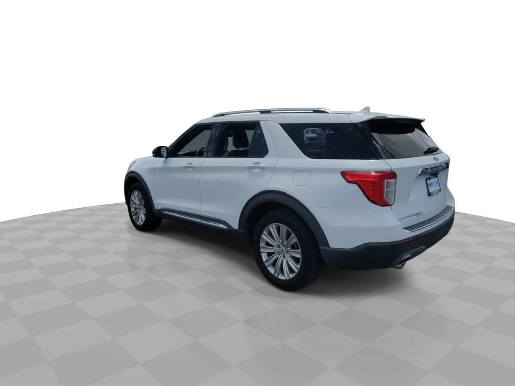 Used 2020 White Ford Limited image 6