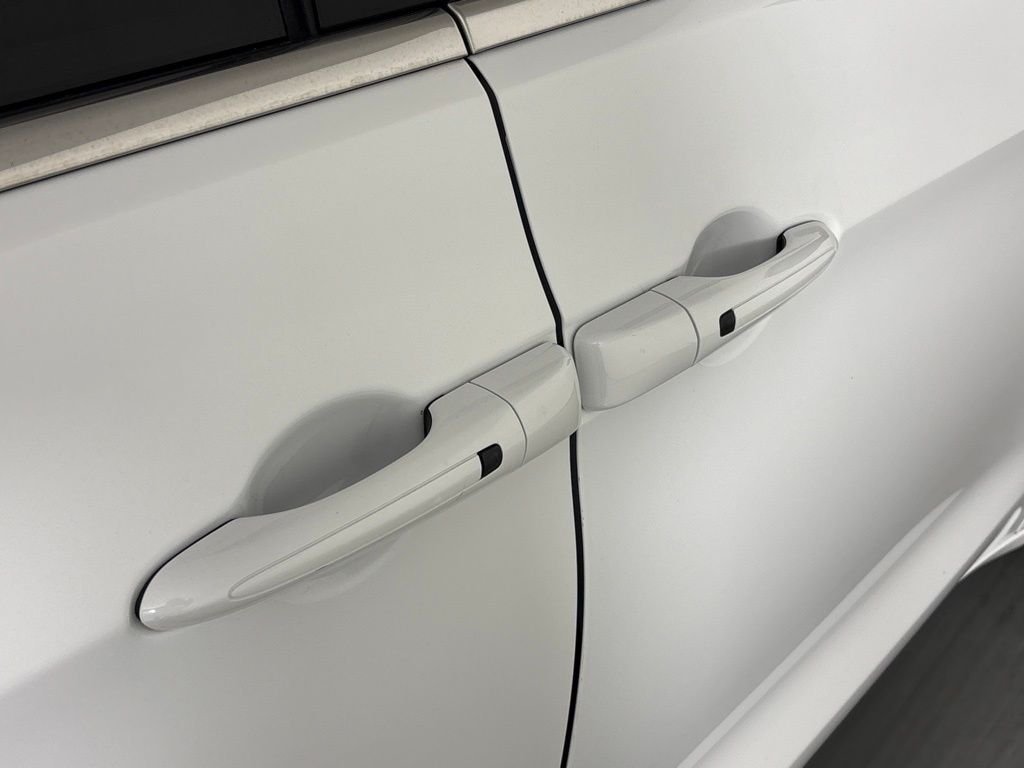 Used 2024 White Chrysler Touring L image 10