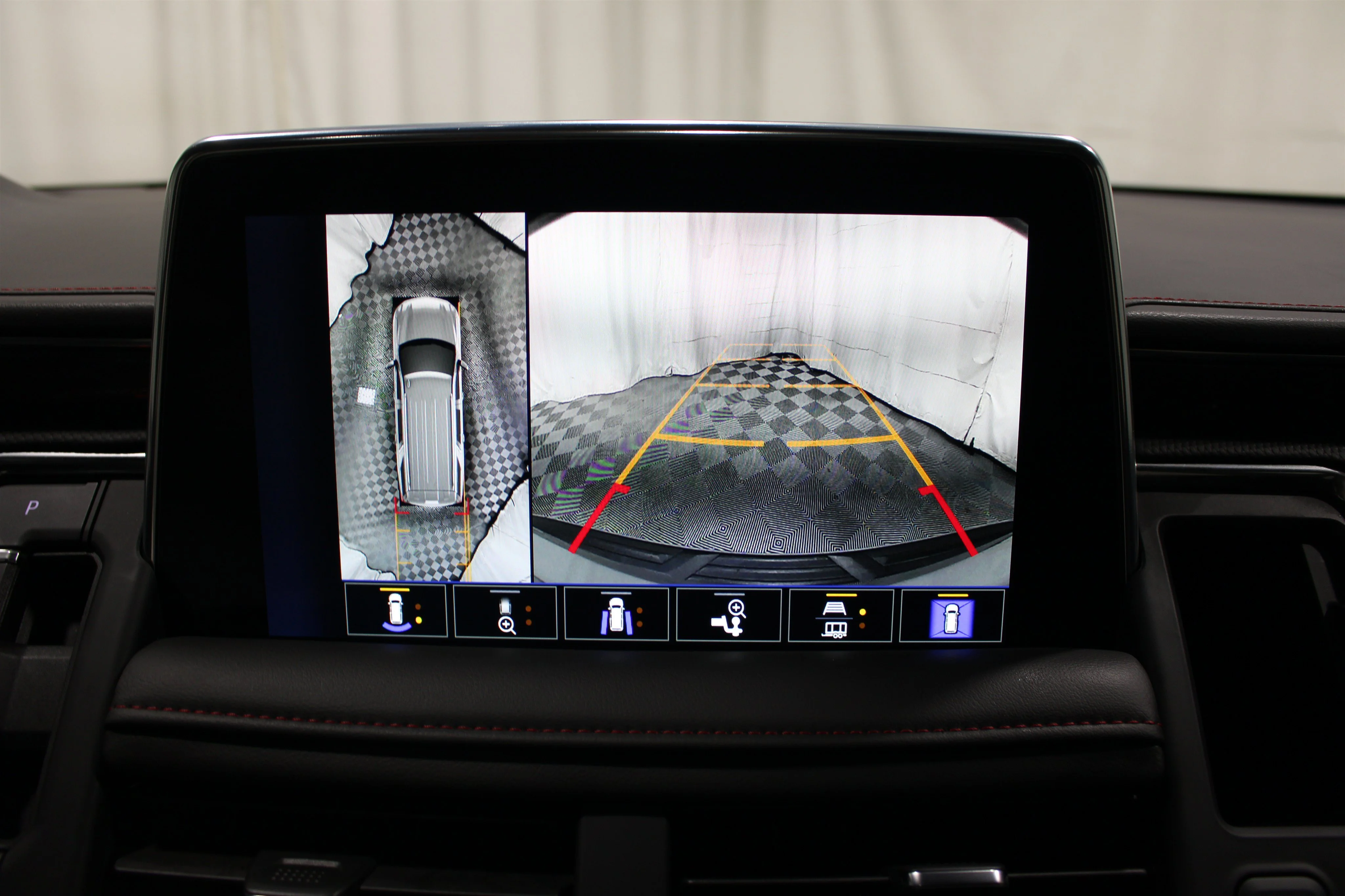 2024 Chevrolet Suburban RST - Photo 17