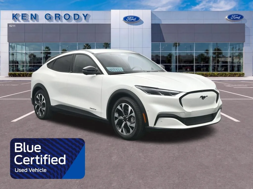Certified Used 2024 White Ford Select image 1
