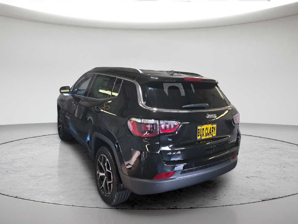 New 2026 Diamond Black Crystal Pearl-Coat Exterior Paint Jeep Limited image 8