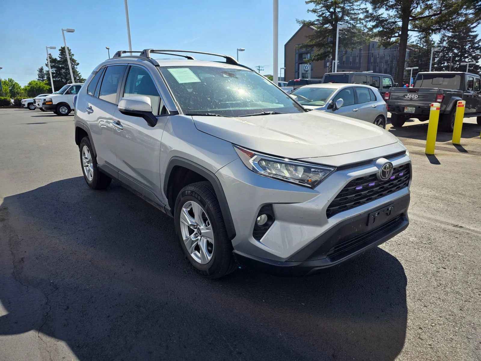 2021 Toyota RAV4 XLE AWD's photo